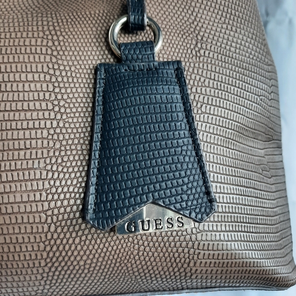 Guess Lyndi Shoulder Handbag Croc Embossed Animal Print Brown Black Med. Size - Picture 4 of 17